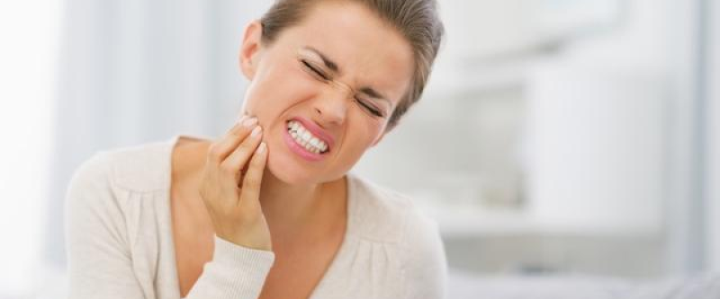 牙疼症状全解析：快速识别，有效缓解